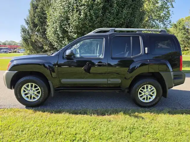 2015 Nissan Xterra S 4WD Auto's photo