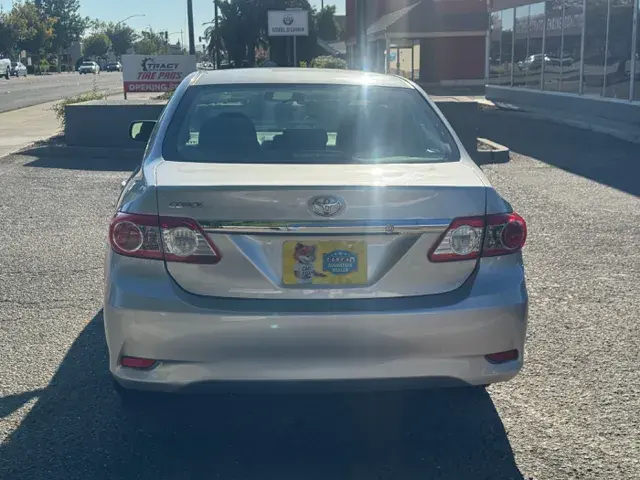 2013 Toyota Corolla L AT photo 5