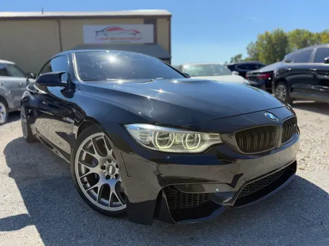 2016 BMW M4 Base photo 3