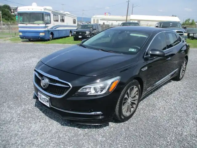2017 Buick LaCrosse Essence's photo