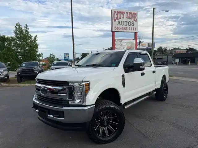 2018 Ford F-250 XLT 4x4 Crew Cab 8' Box's photo