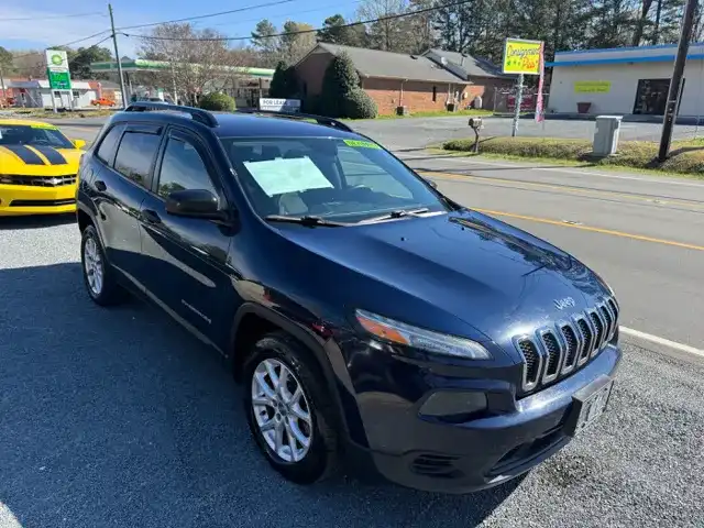 2015 Jeep Cherokee Sport's photo