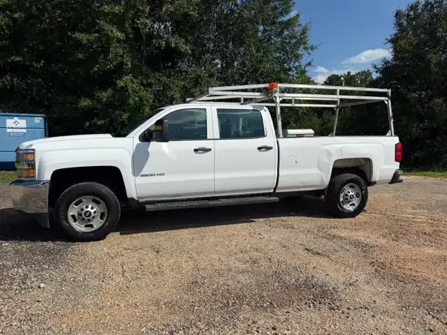 2015 Chevrolet Silverado HD Work Truck Crew Cab Standard Box's photo