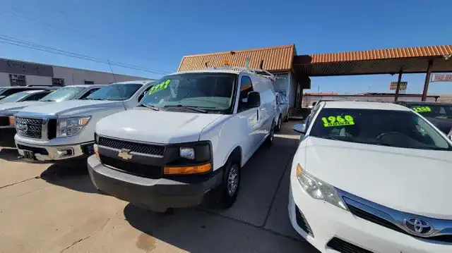 2010 Chevrolet Express 2500 Work Van HD's photo