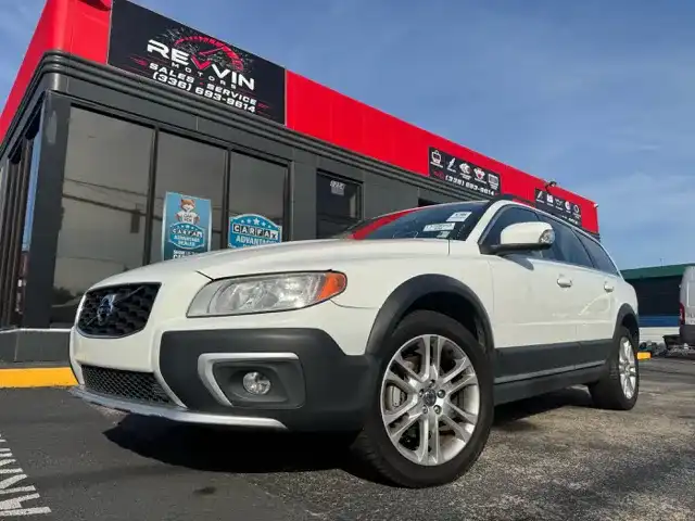 2016 Volvo XC70 T5 Drive-E FWD Premier's photo