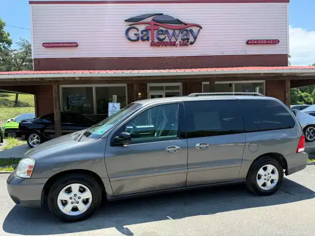 2006 Ford Freestar SE's photo