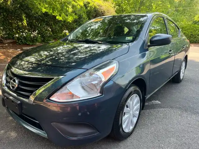 2017 Nissan Versa 1.6 S MT's photo
