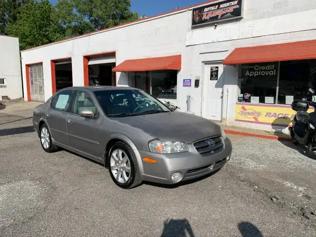 2003 Nissan Maxima GLE AT photo 1
