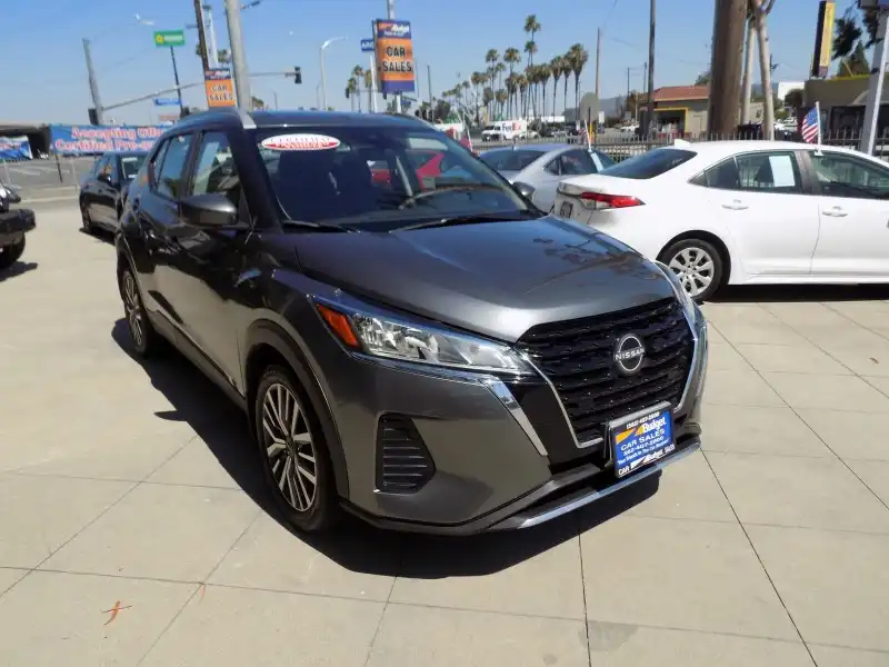2024 Nissan Kicks 1.6 SV's photo