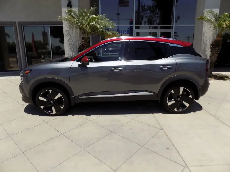 2025 Nissan Kicks 2.0 SR photo 5