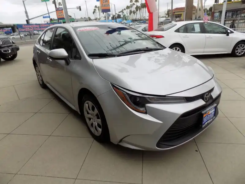 2024 Toyota Corolla LE CVT's photo