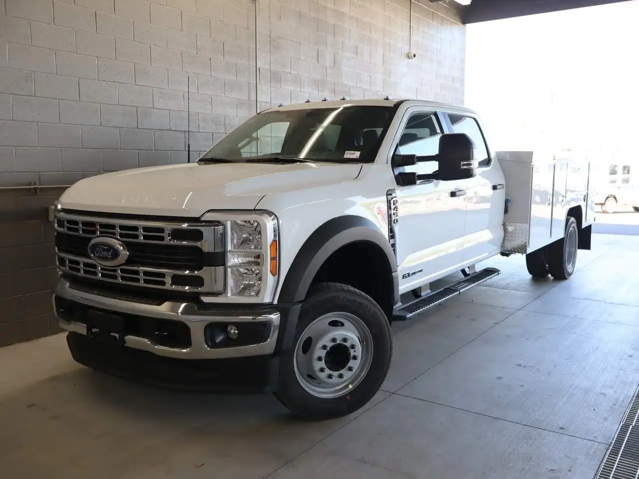 2026 Ford F-450 XL Crew Cab 203-In DRW's photo