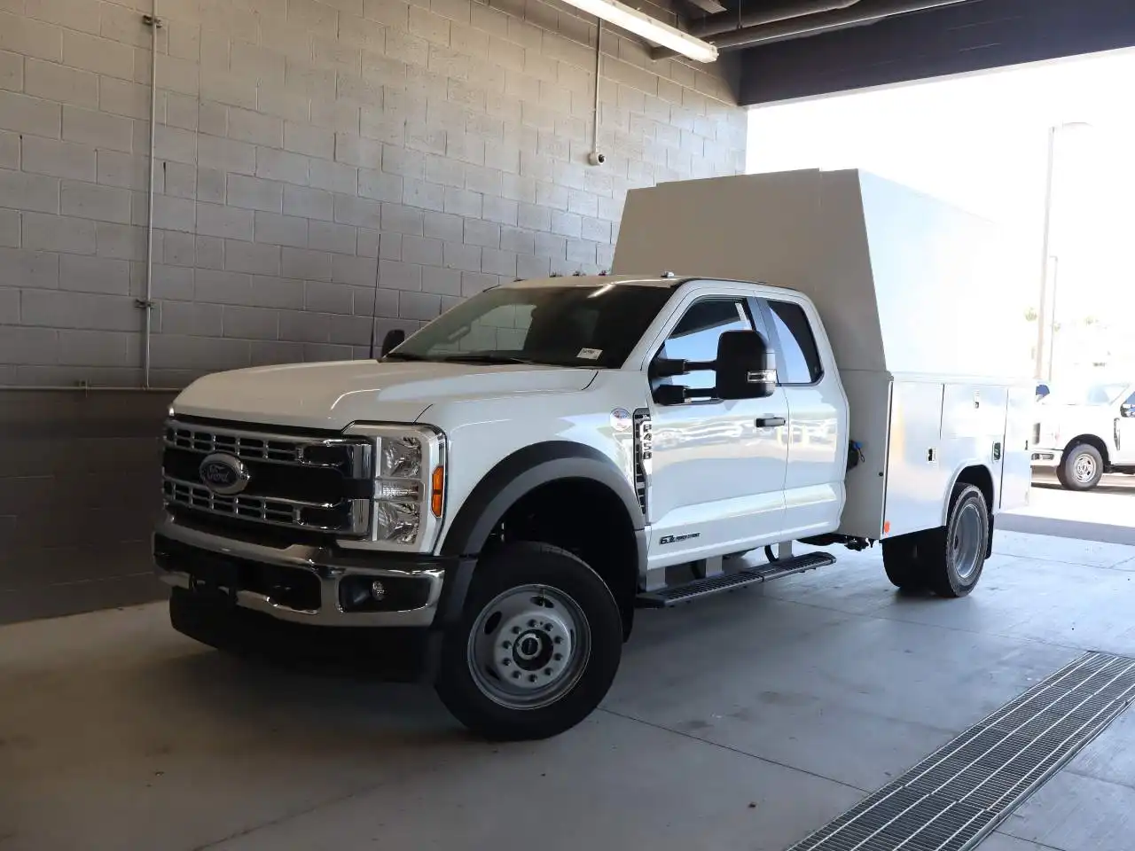 2026 Ford F-450 XL 4x4 SuperCab 168-In DRW's photo