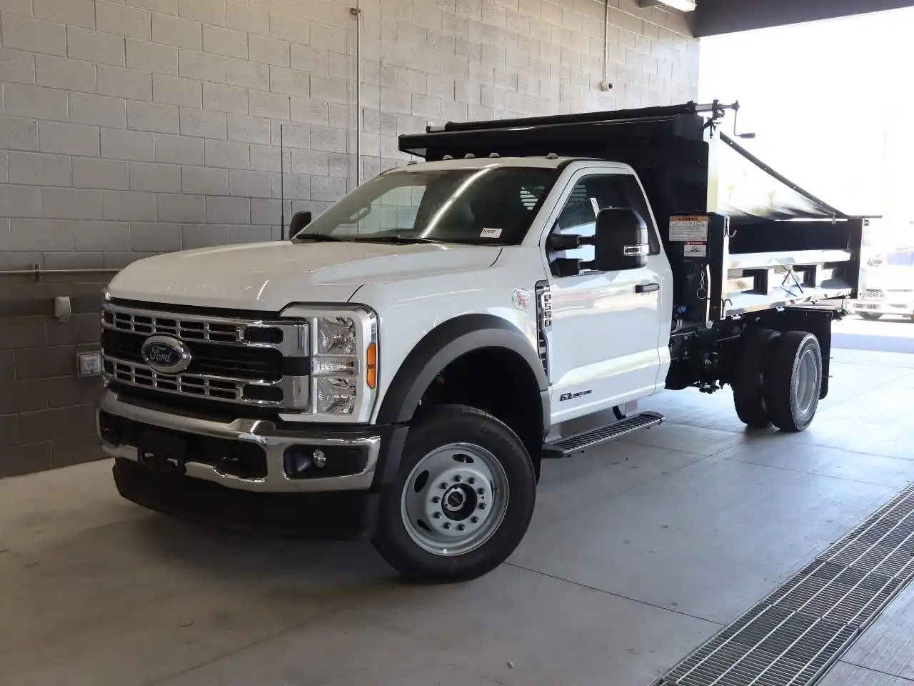 2026 Ford F-550 XL 4x4 Regular Cab 169-In DRW's photo