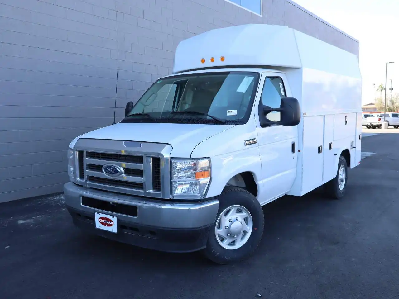2025 Ford E-Series SRW E-350 Super Duty 138 in WB's photo