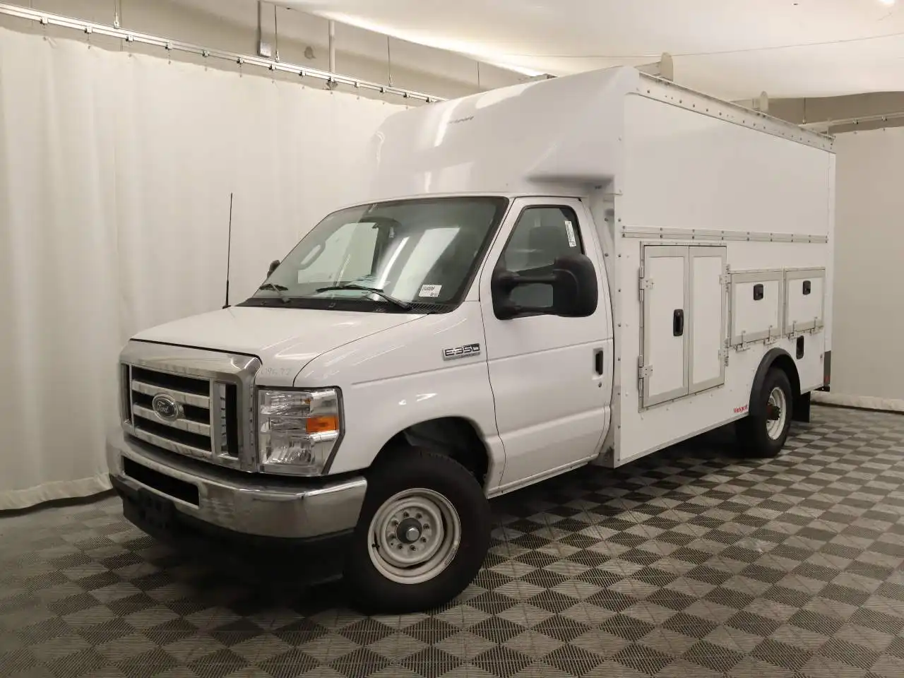 2025 Ford E-Series SRW E-350 Super Duty 158 in WB's photo
