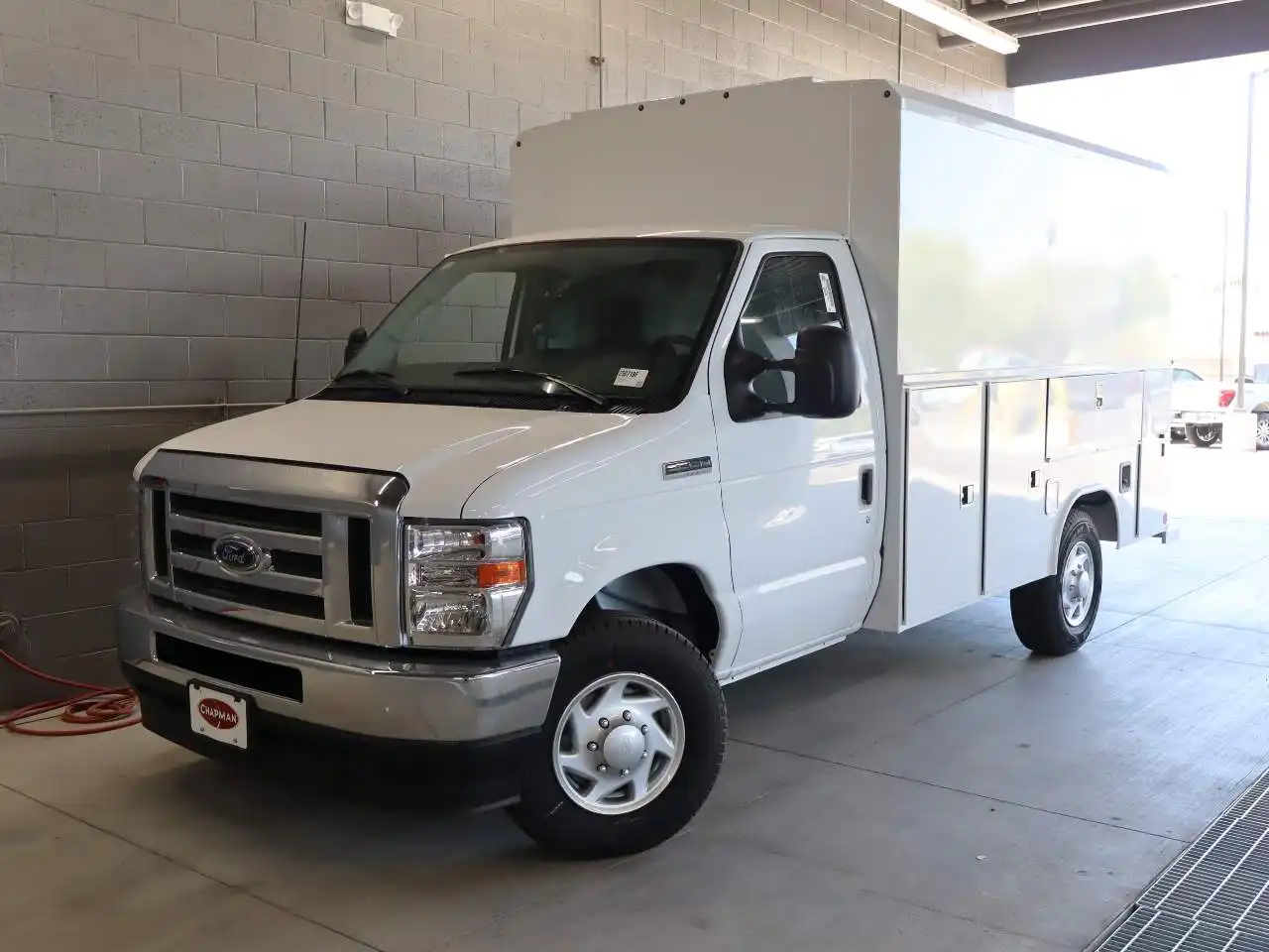 2025 Ford E-Series SRW E-350 Super Duty 138 in WB's photo