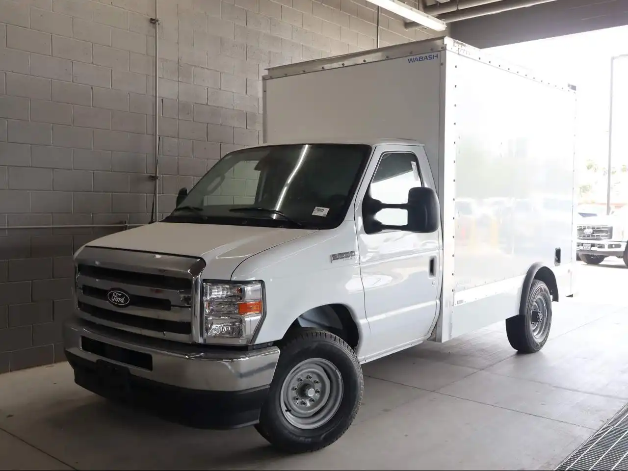 2027 Ford E-Series SRW E-350 Super Duty 138 in WB's photo