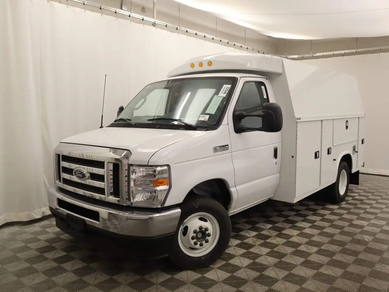 2024 Ford E-Series SRW E-350 Super Duty 138 in WB's photo