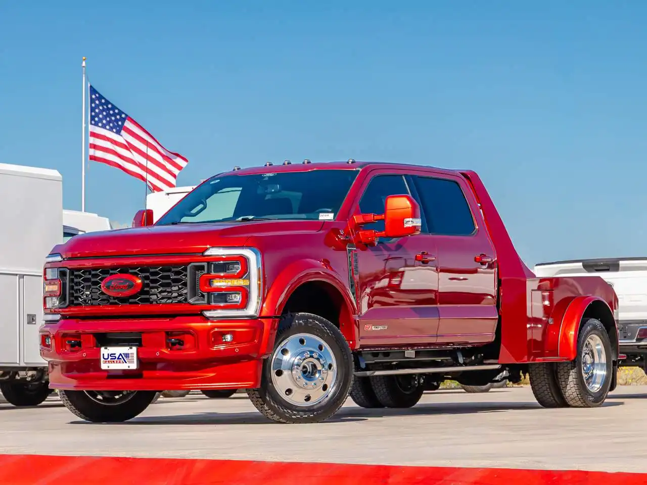 2025 Ford F-450 Platinum 4x4 Crew Cab 8' Box DRW's photo