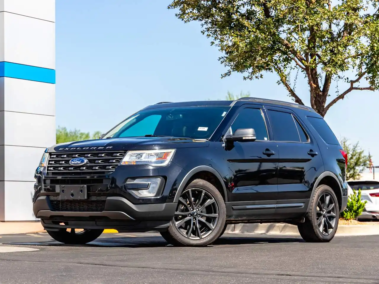 2017 Ford Explorer XLT 4WD's photo