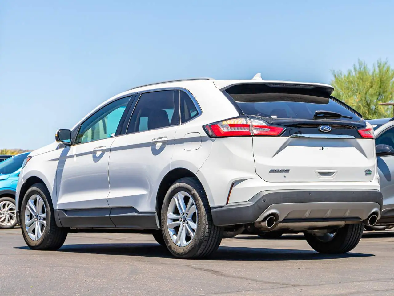2020 Ford Edge SEL photo 3