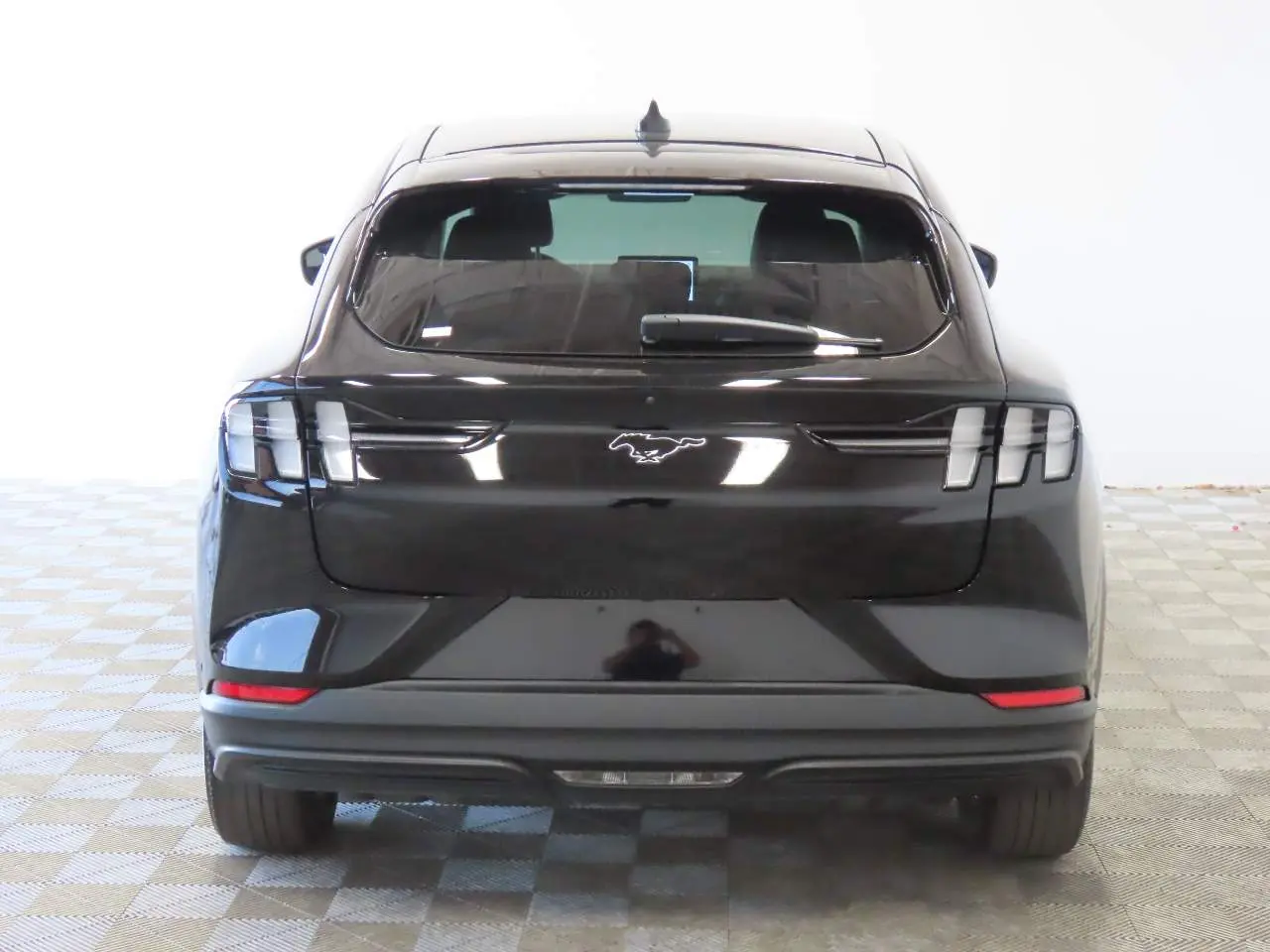 2023 Ford Mustang-Mach-e Select photo 4