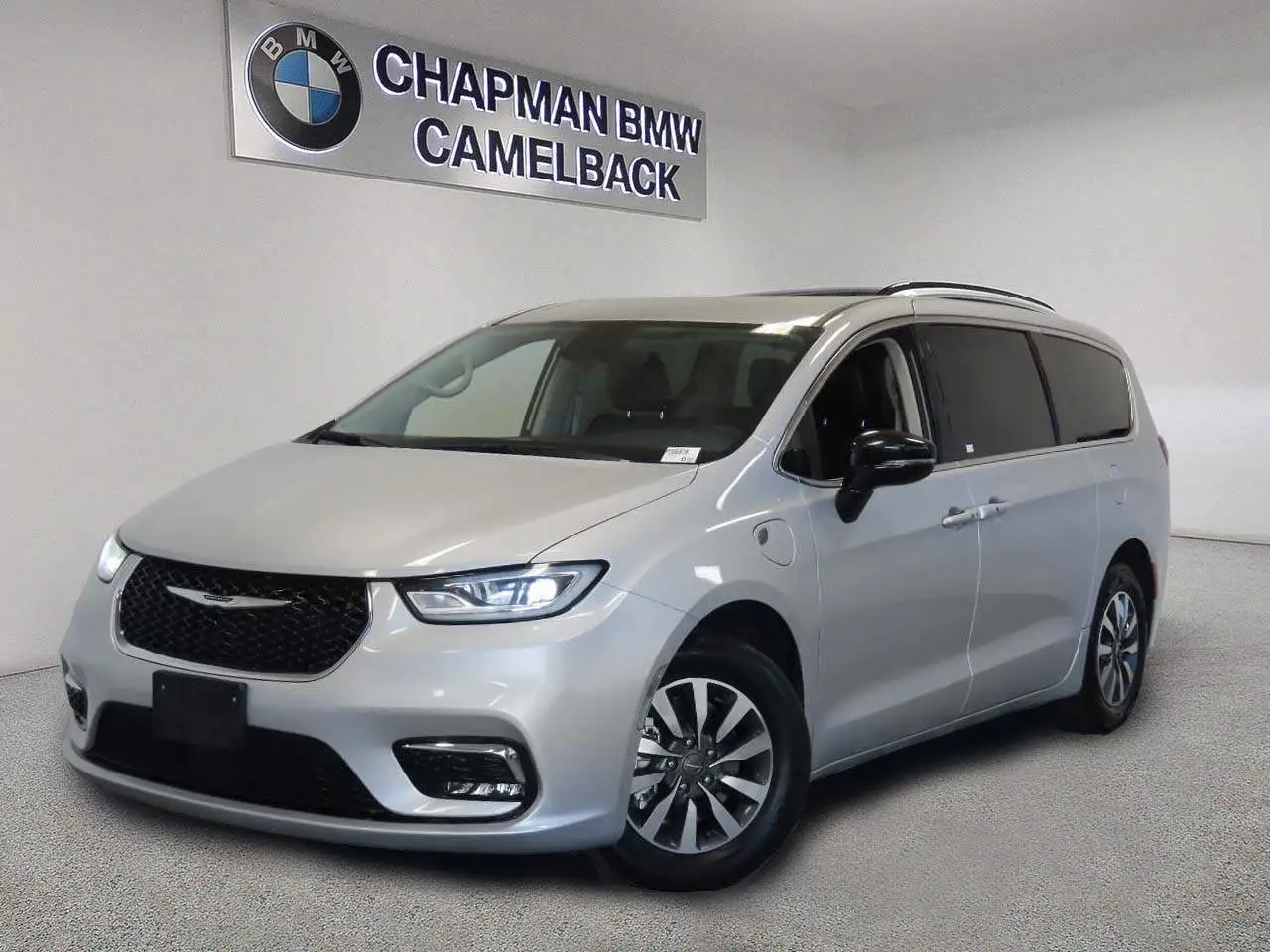 2024 Chrysler Pacifica Hybrid PHEV Select photo 1
