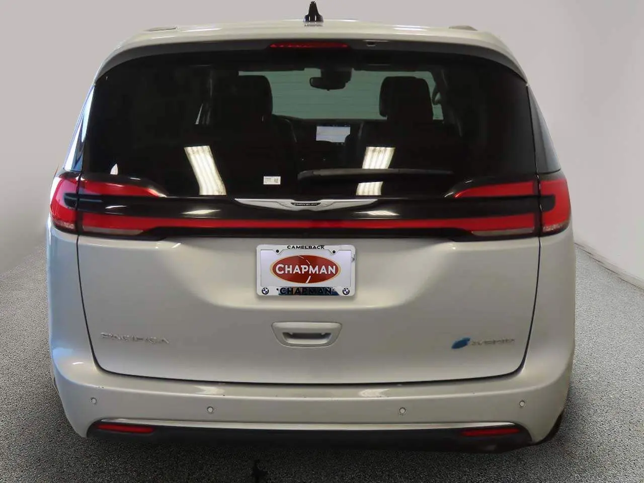 2024 Chrysler Pacifica Hybrid PHEV Select photo 5