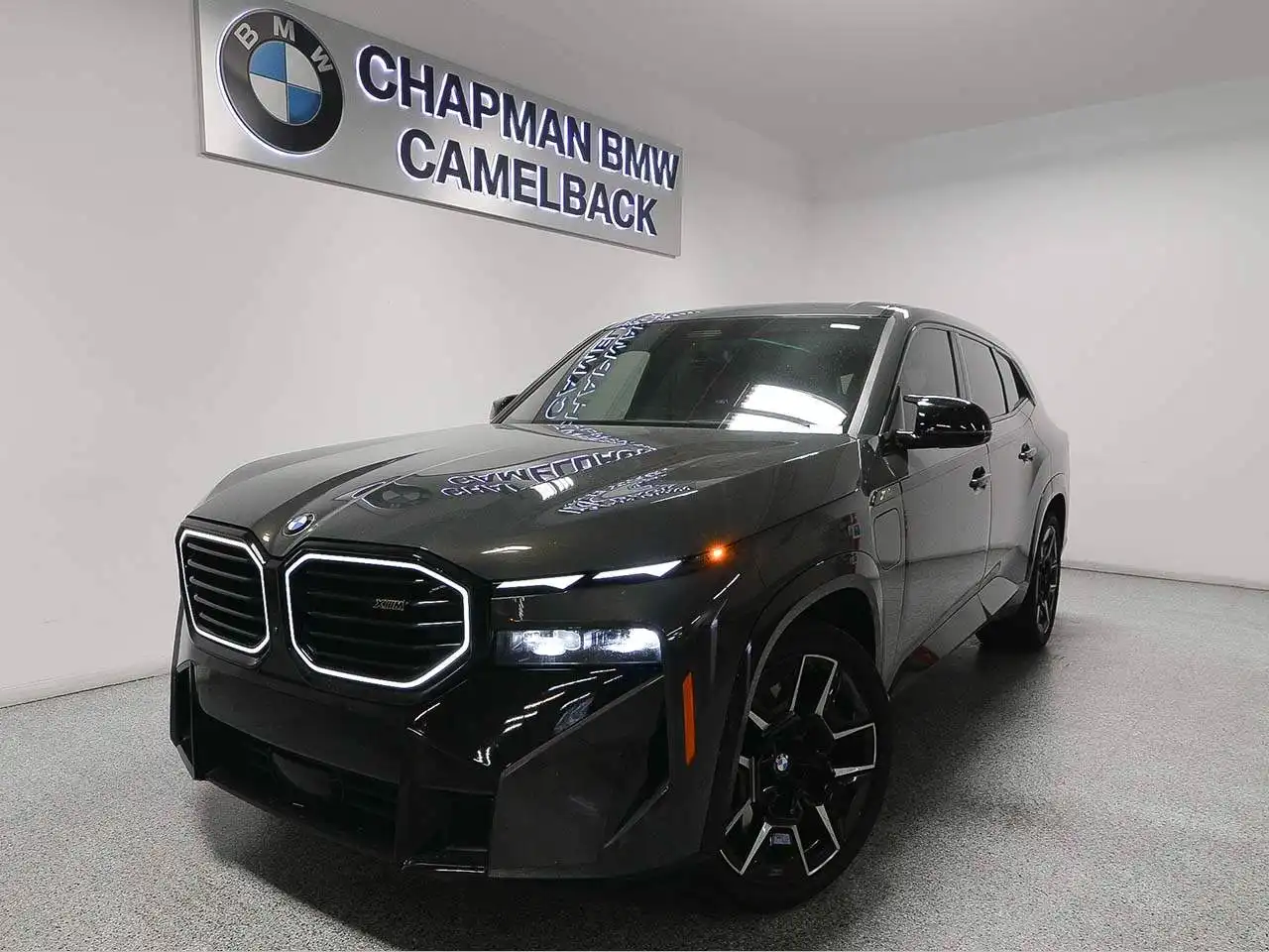 2023 BMW XM Base's photo