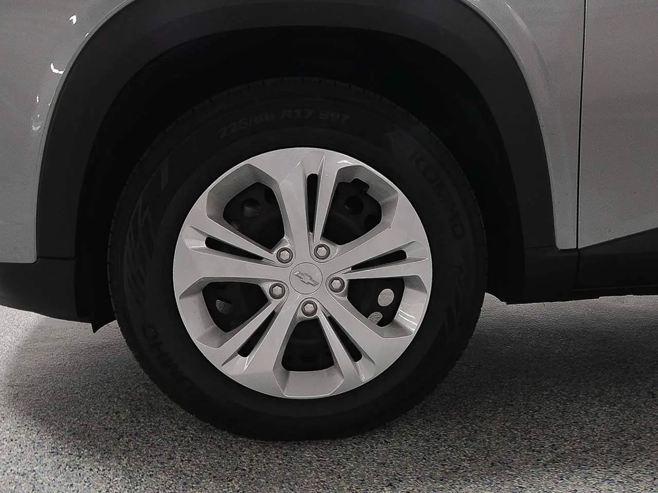 2025 Chevrolet Trax LS photo 5