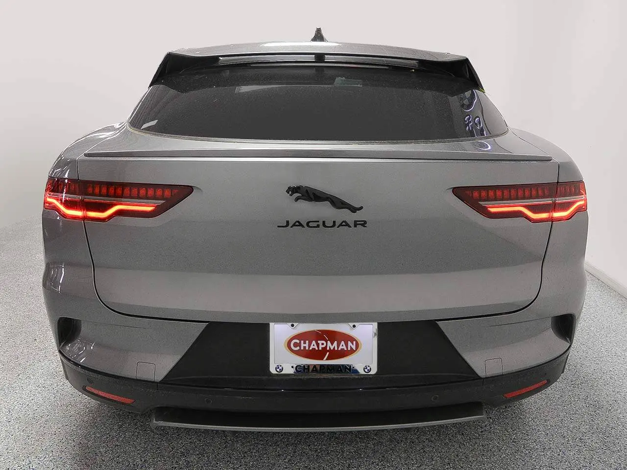 2024 Jaguar I-PACE EV 400 R-Dynamic HSE photo 4