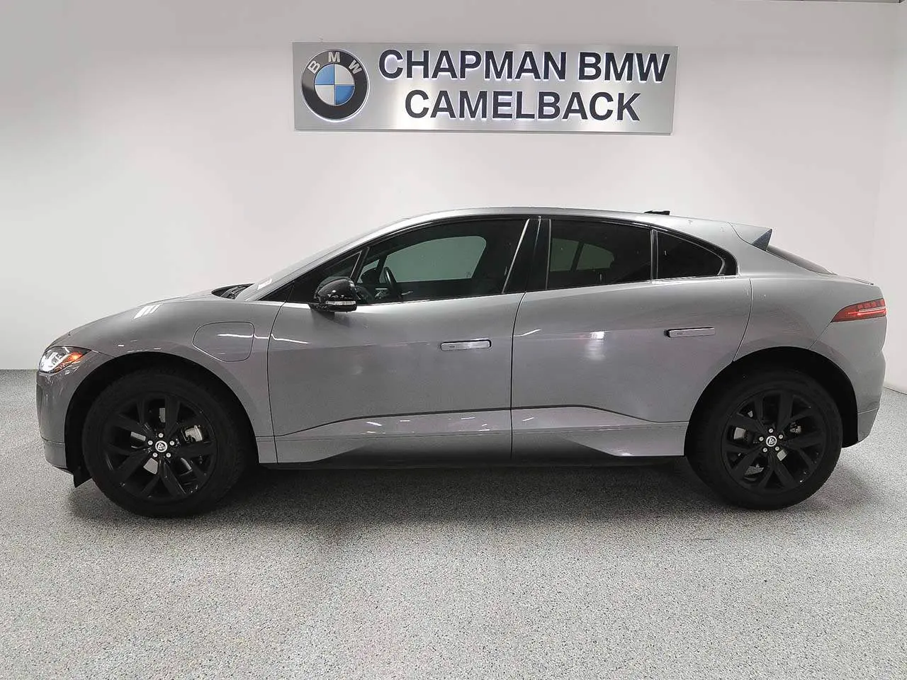2024 Jaguar I-PACE EV 400 R-Dynamic HSE photo 3