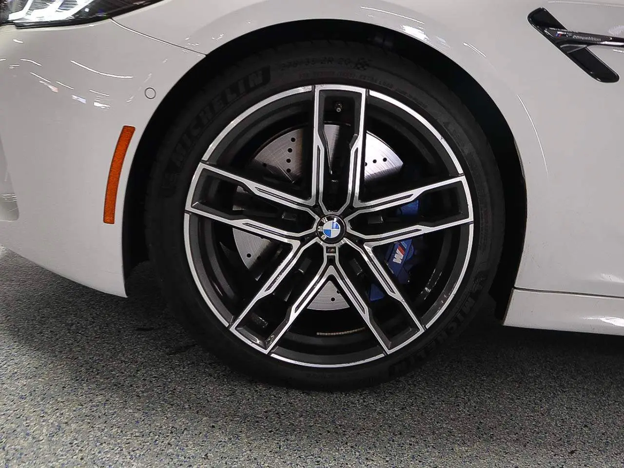 2023 BMW M5 Base photo 5