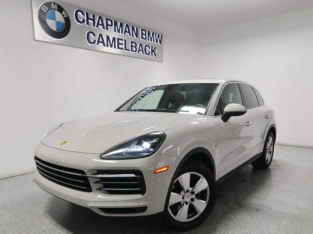 2023 Porsche Cayenne Base photo 1