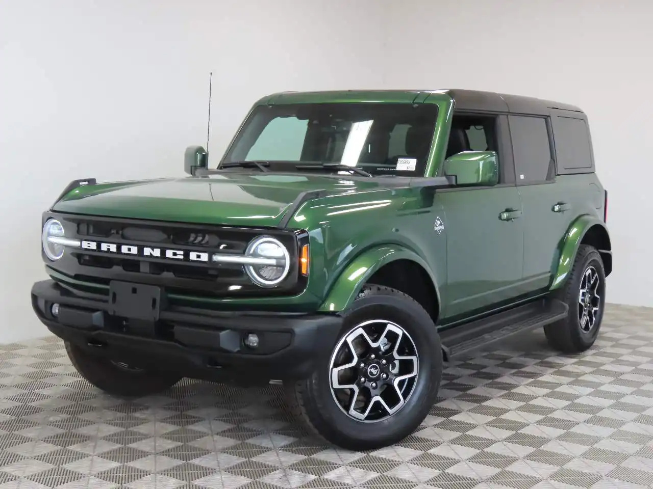 2025 Ford Bronco Outer Banks 4x4's photo