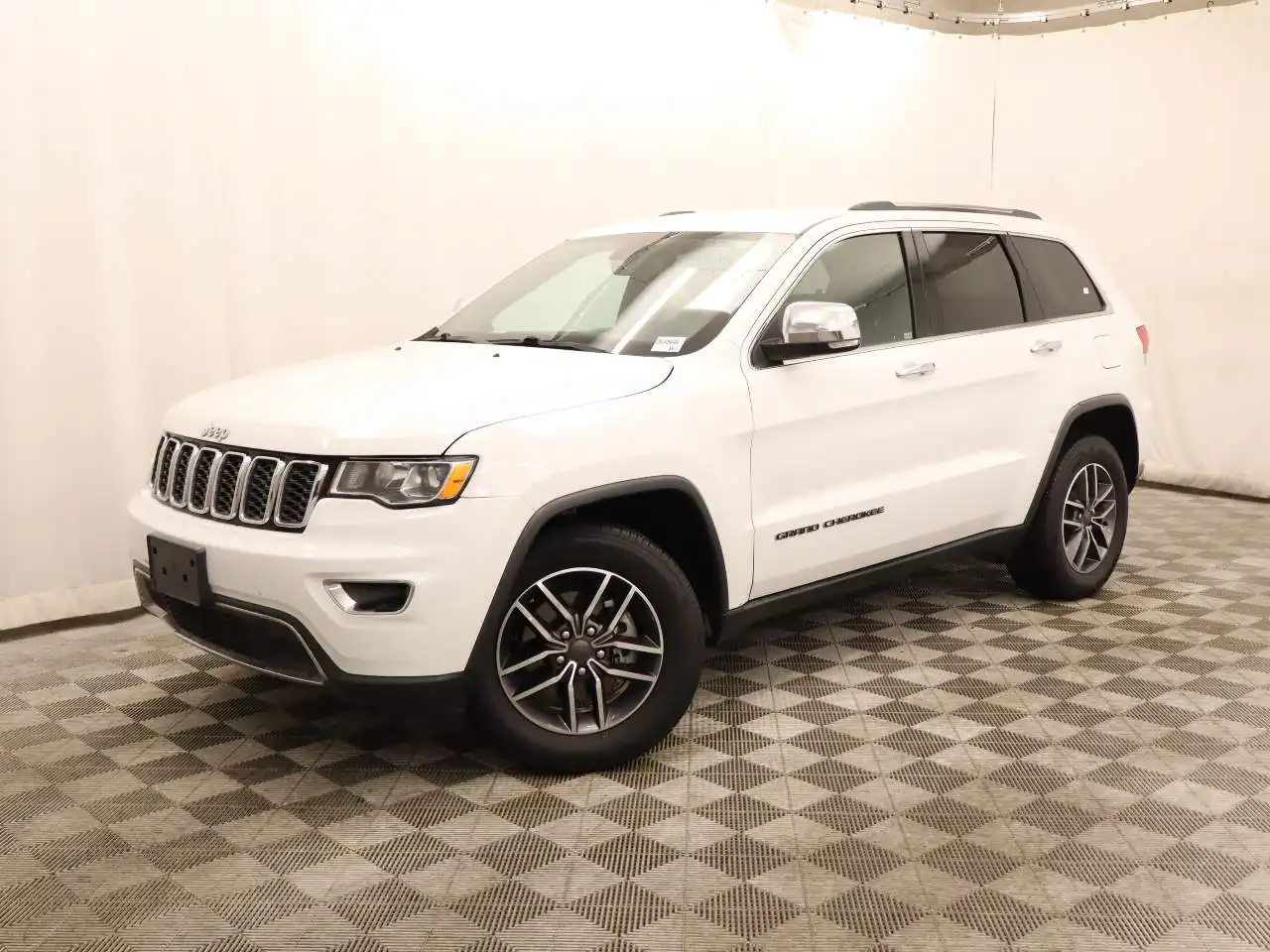 2019 Jeep Grand Cherokee Limited's photo