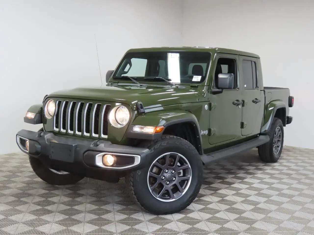 2023 Jeep Gladiator Overland's photo