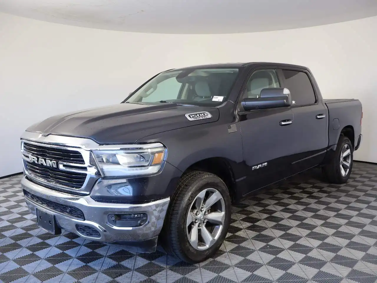 2019 RAM 1500 Big Horn/Lone Star 4WD Crew Cab 5'7's photo