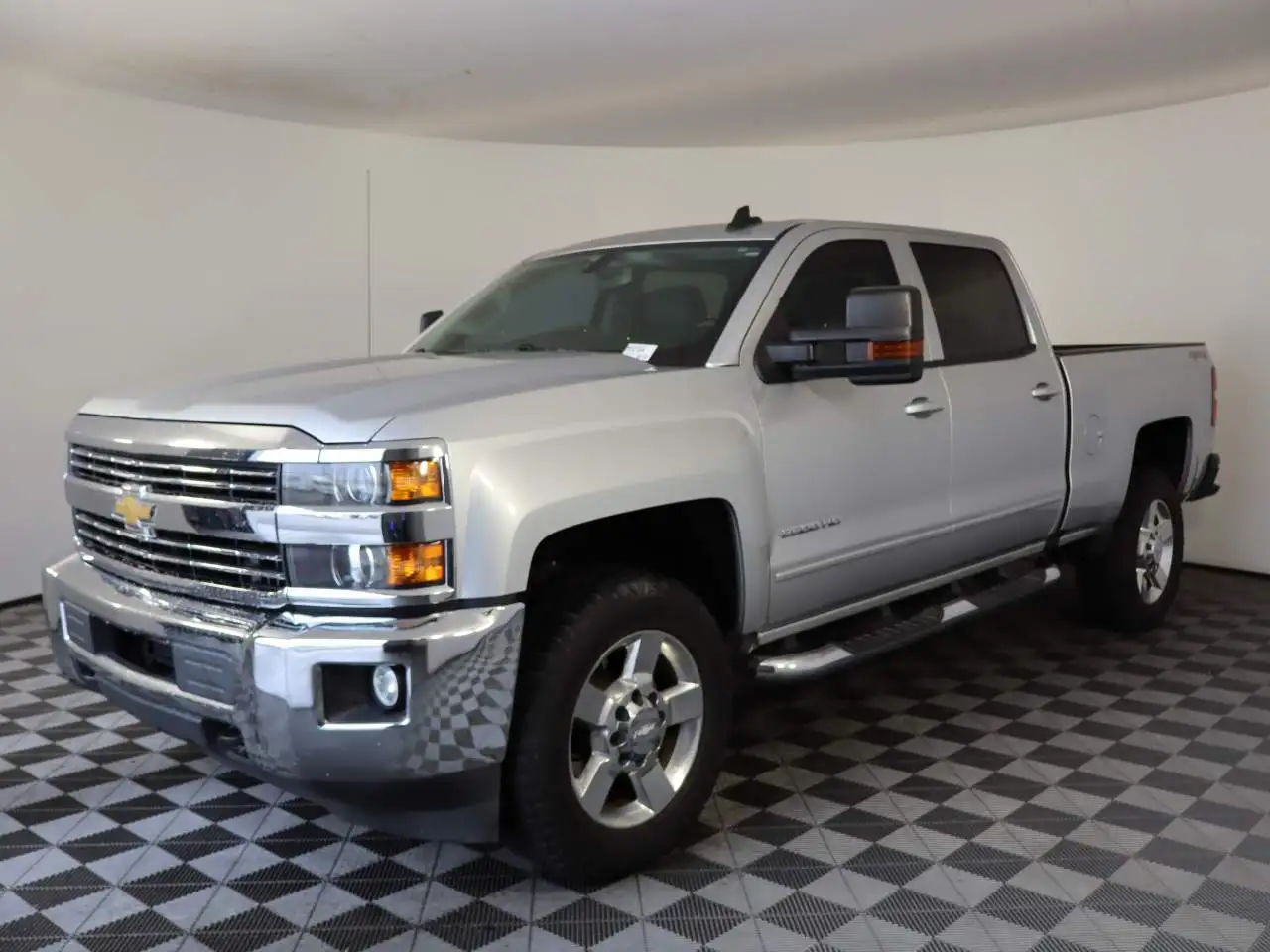 2016 Chevrolet Silverado HD LT 4WD Crew Cab Standard Box's photo