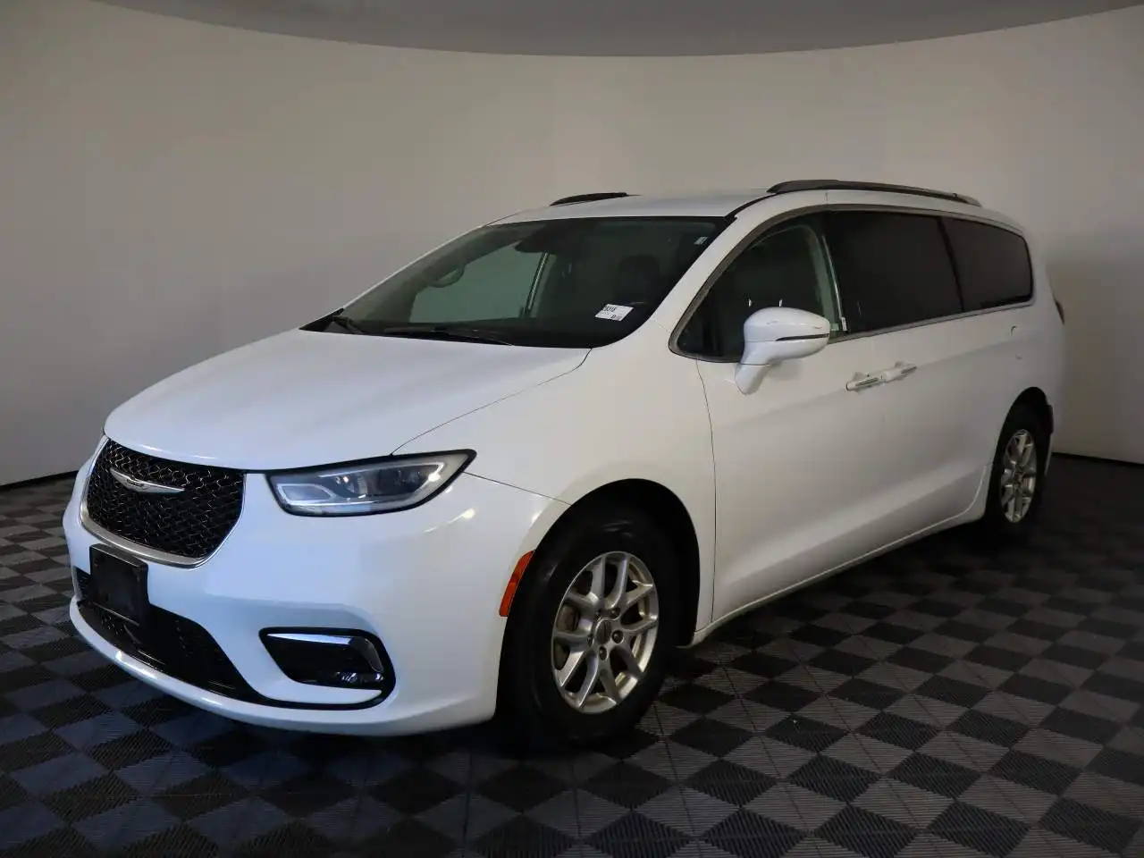 2021 Chrysler Pacifica Touring L's photo