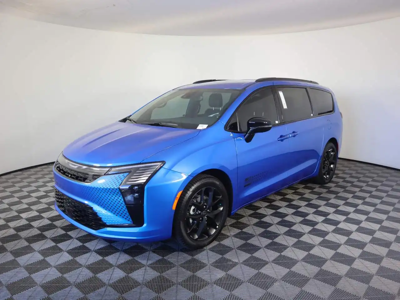 2027 Chrysler Pacifica Select's photo