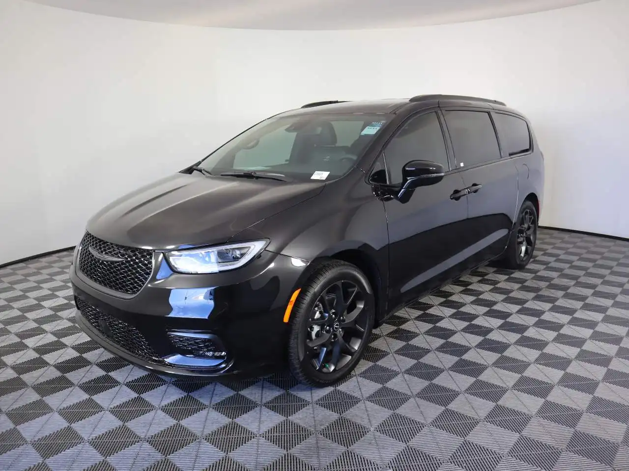 2026 Chrysler Pacifica Select's photo