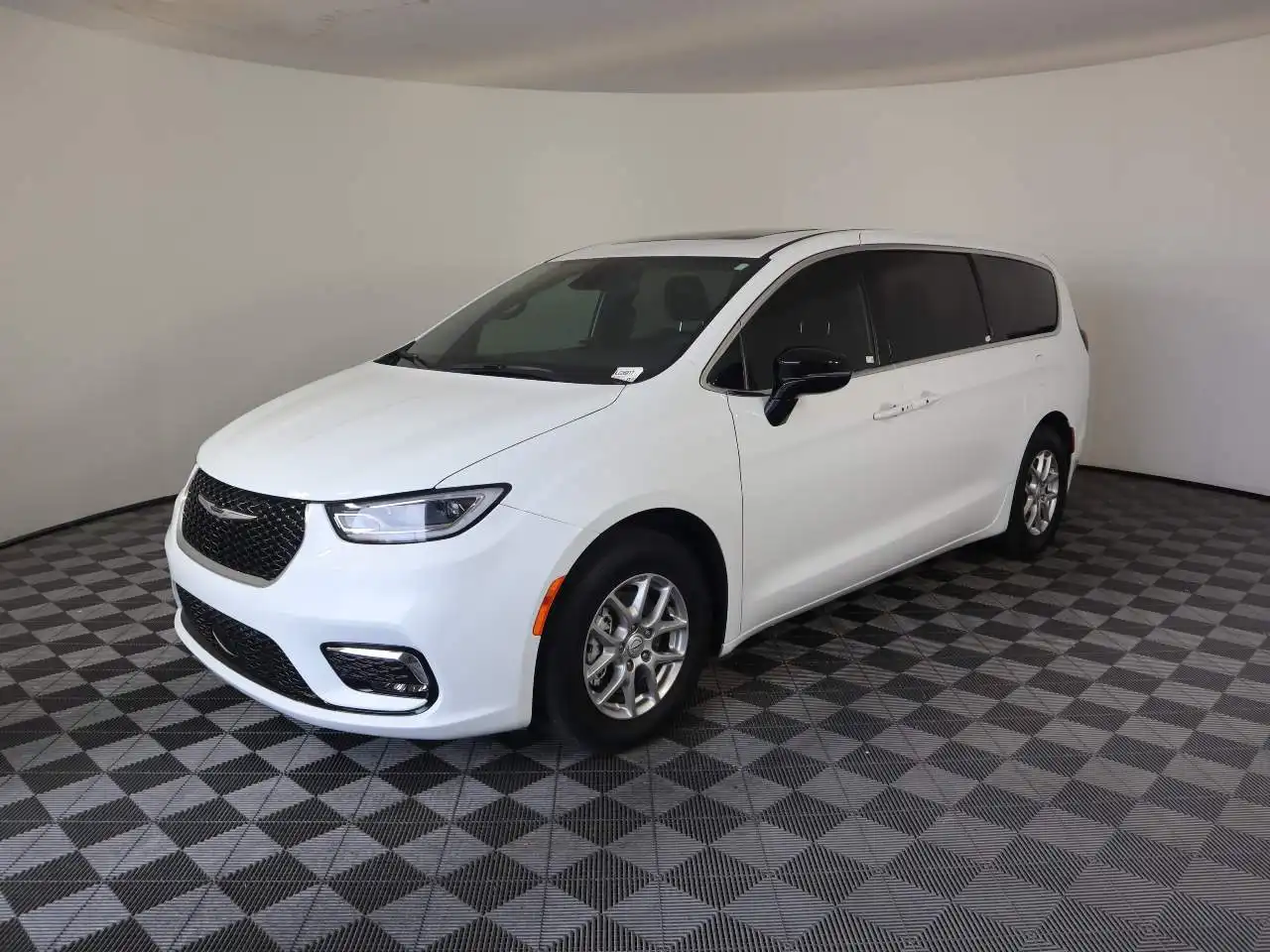2026 Chrysler Pacifica Select's photo