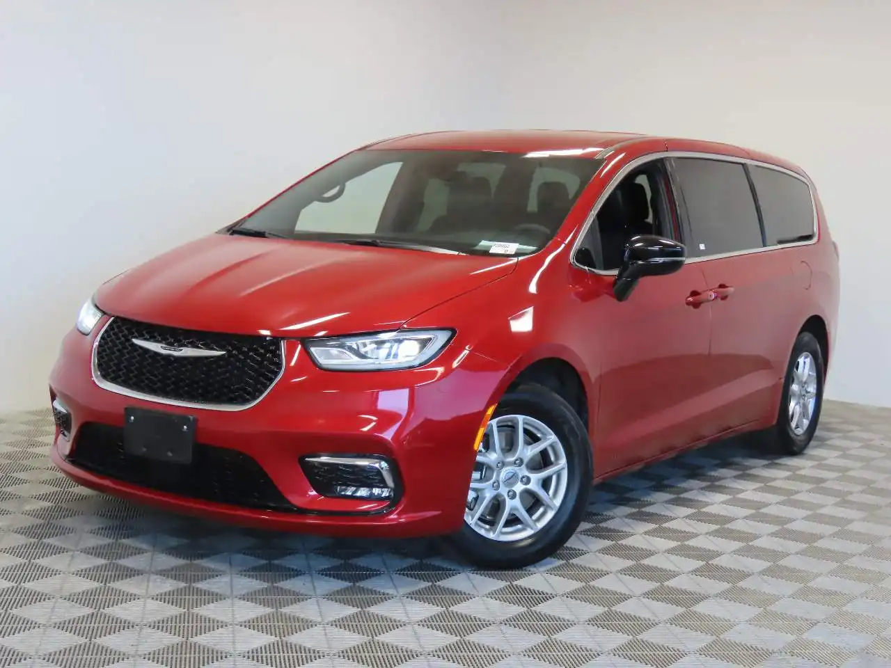 2025 Chrysler Pacifica Select's photo
