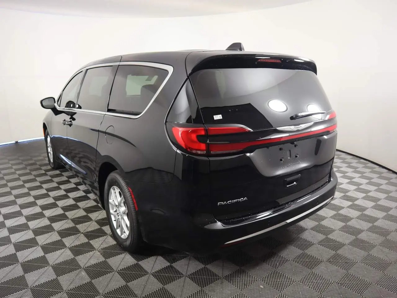 2026 Chrysler Pacifica Select photo 4