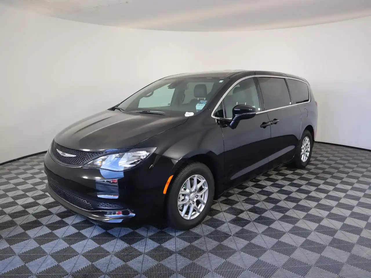 2026 Chrysler Voyager LX's photo