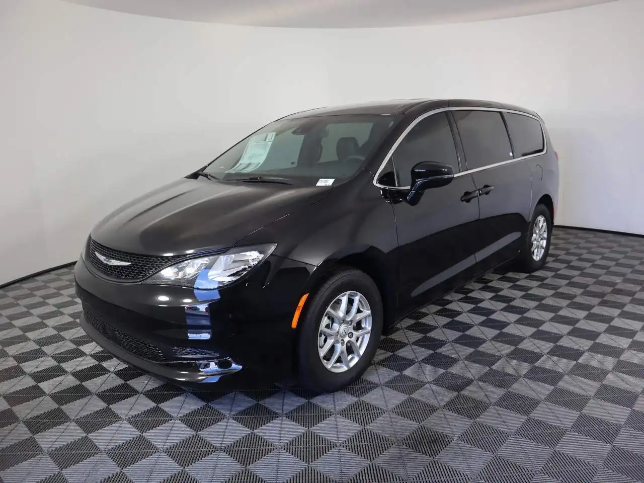 2026 Chrysler Voyager LX's photo