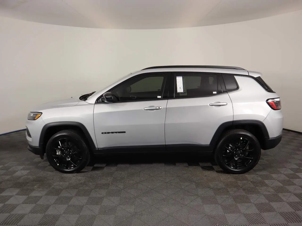 2026 Jeep Compass Altitude 4X4 photo 3