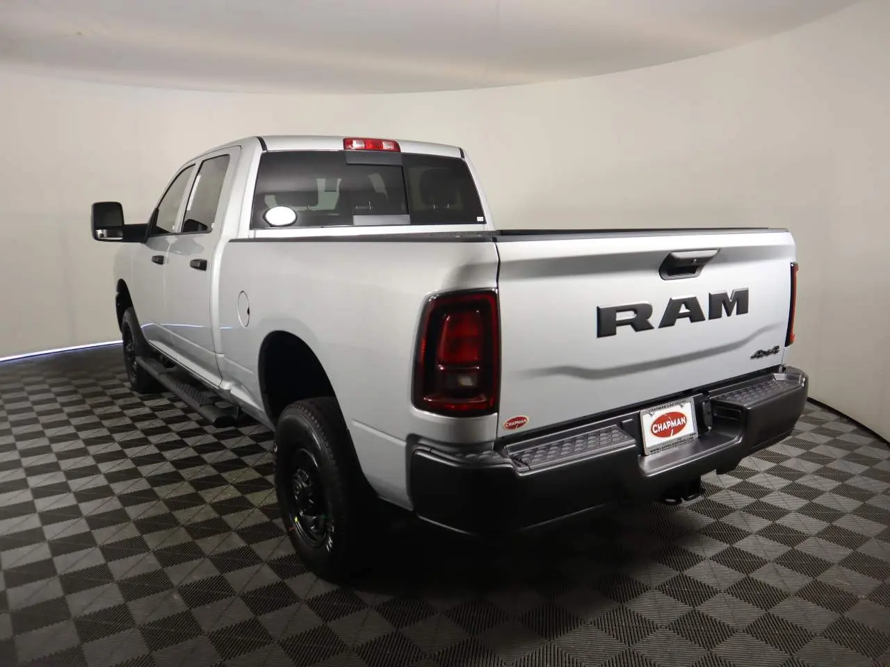 2026 RAM 2500 Tradesman 4WD Crew Cab SWB photo 4